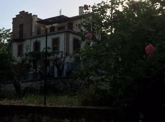 Ayios Nicolaos River Park * Pera Pedi